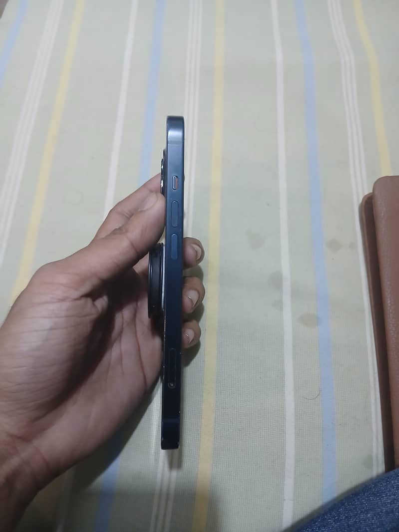 Apple iPhone 13 3