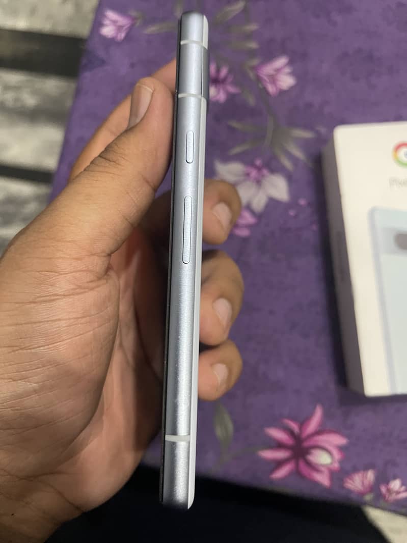 Google Pixel 7a 2