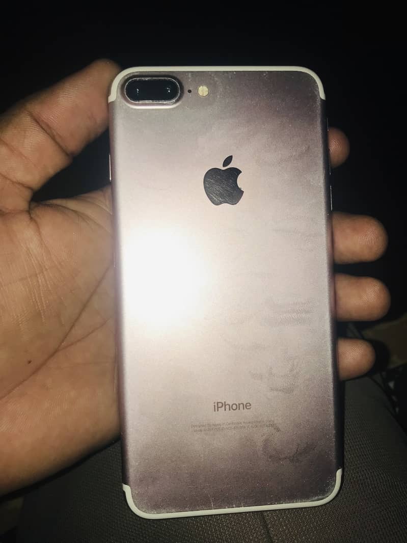 Apple iPhone 7 Plus 0