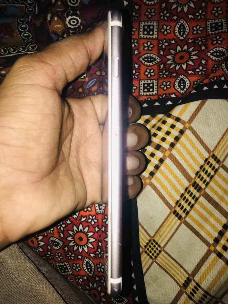 Apple iPhone 7 Plus 1