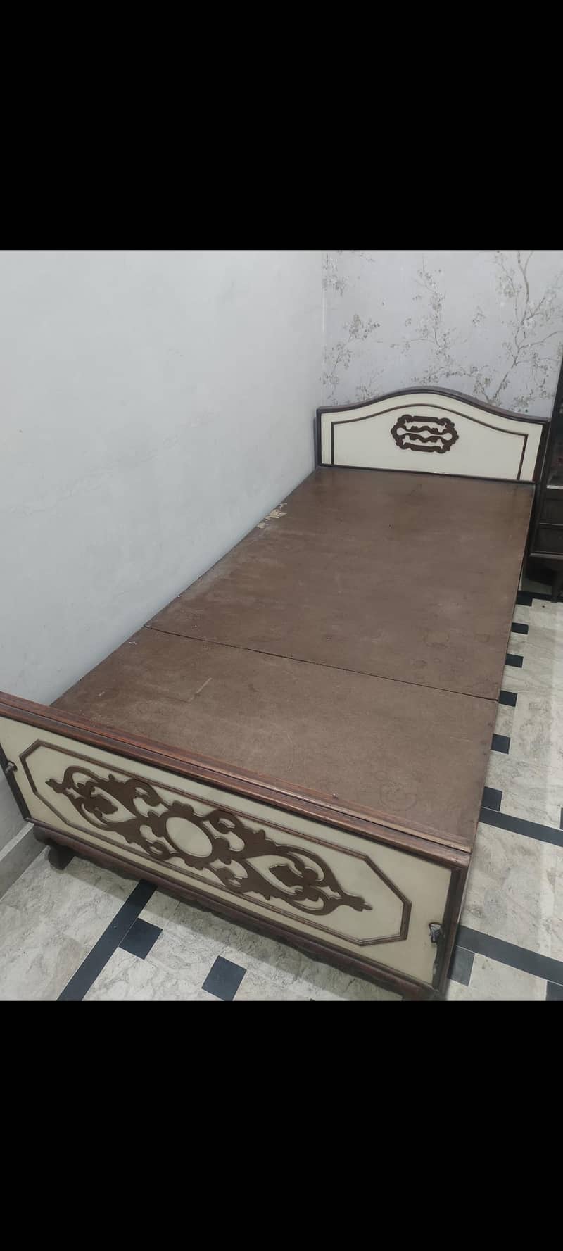 solid Single Wooden Bed – Good Condition 0