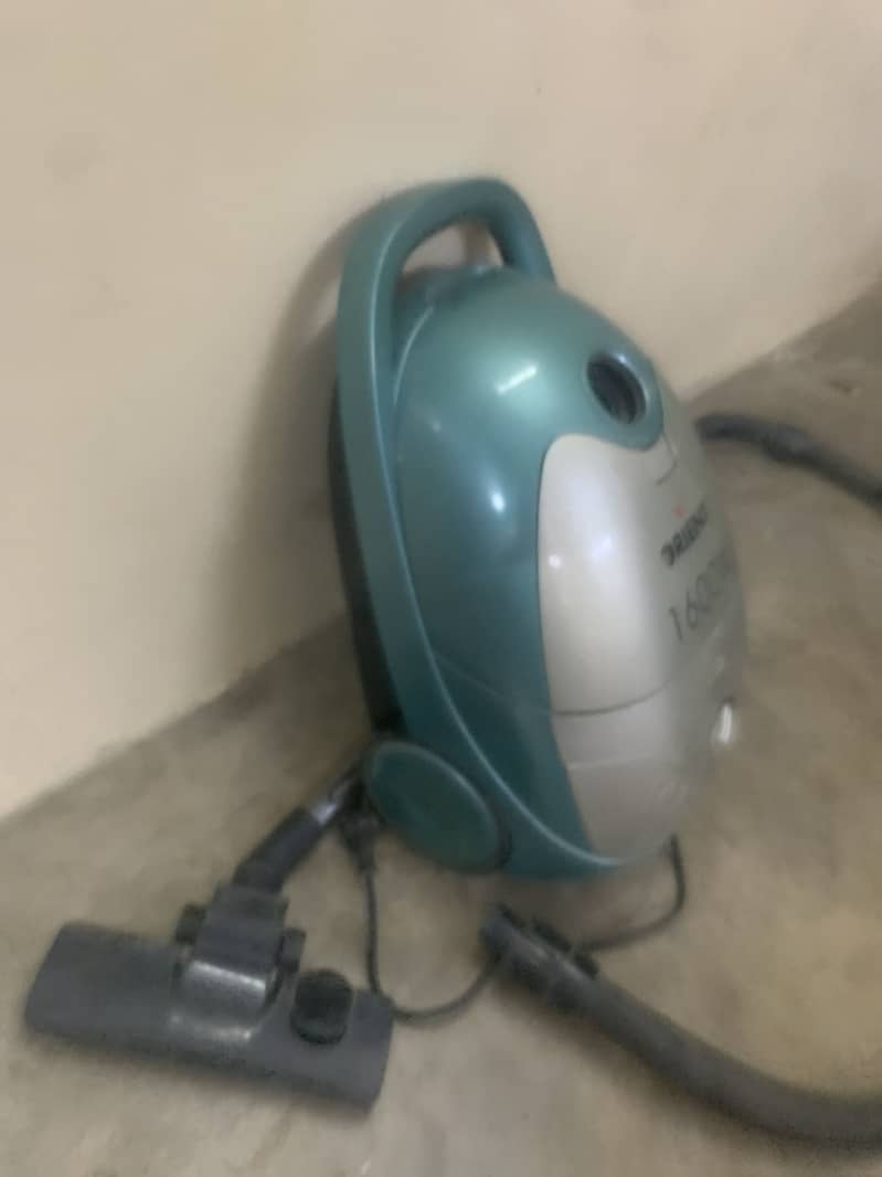 Vacuum cleaner 0