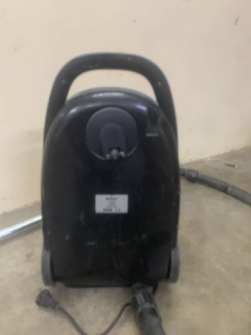 Vacuum cleaner 1
