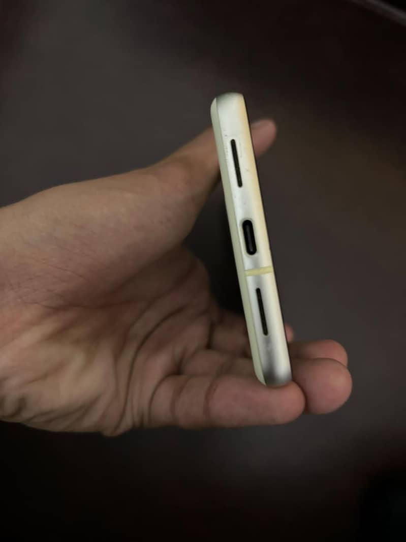 Google Pixel 7 4