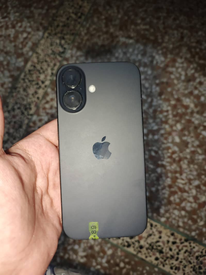 Apple iPhone 16 0