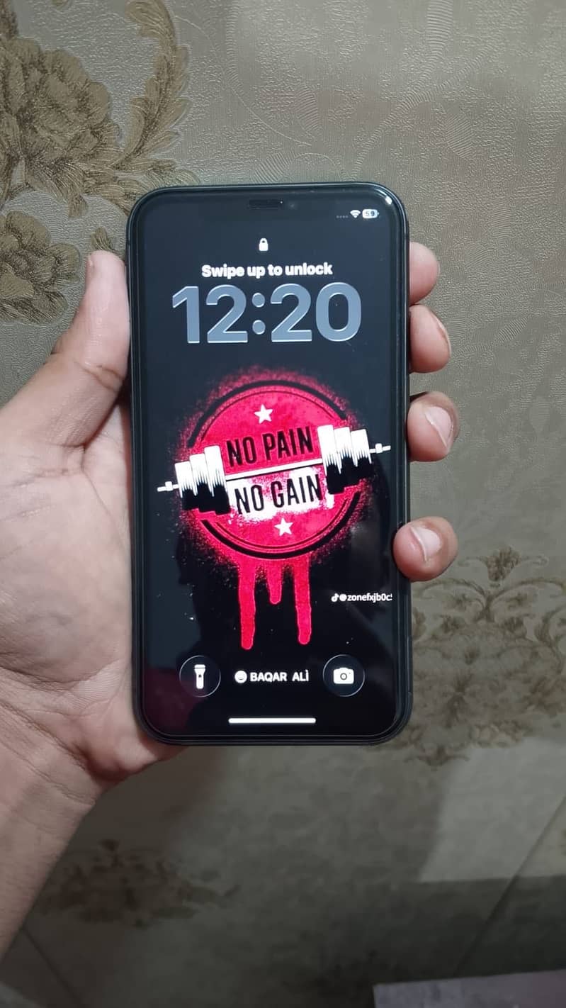 Apple iPhone 11 4