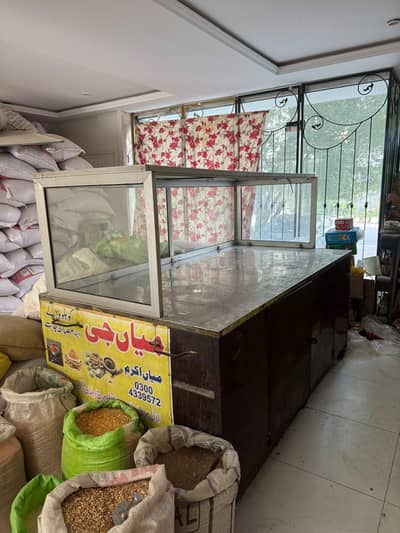 Main countar fast food
