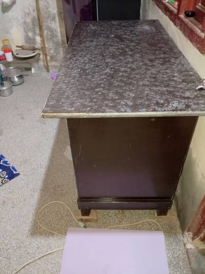 iron stand and istari stand