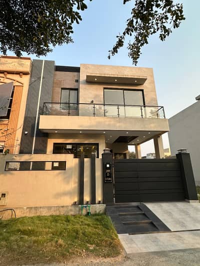 5 marla brand new house for rent in Dha 9 town