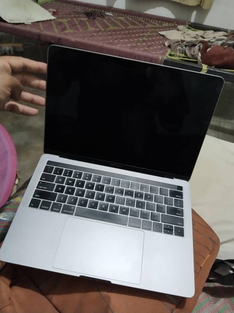 Macbook pro 2017 2