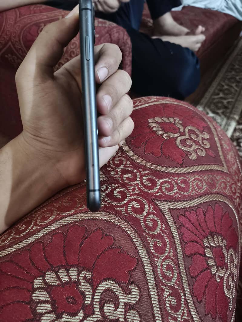 Apple iPhone 11 2