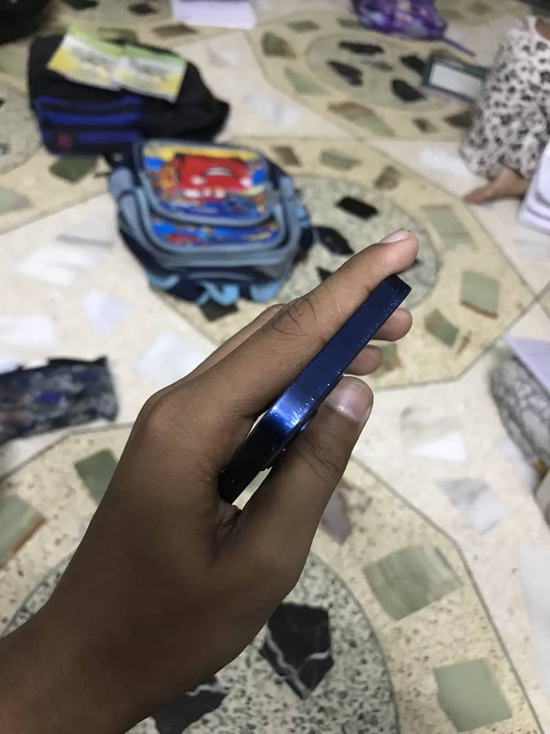 iPhone 12 mini 3