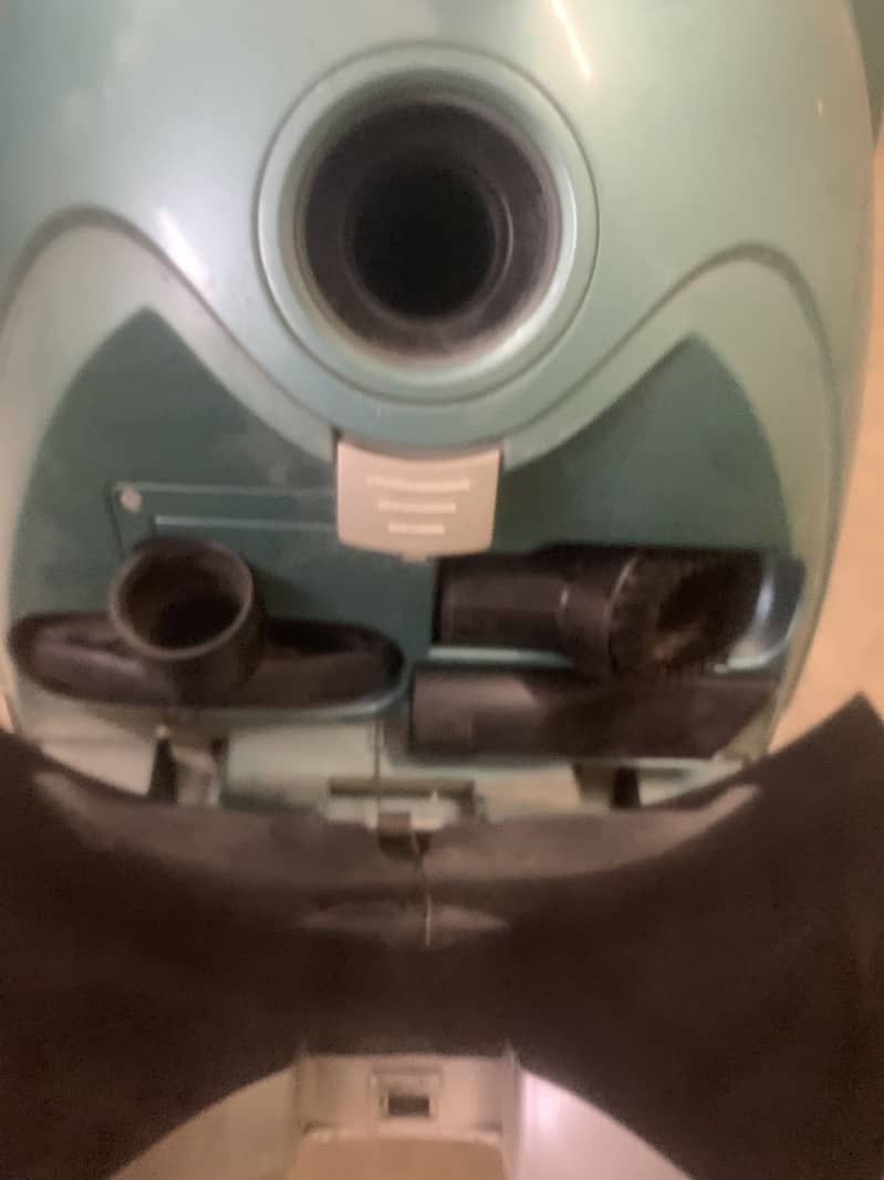 Vacuum cleaner 3
