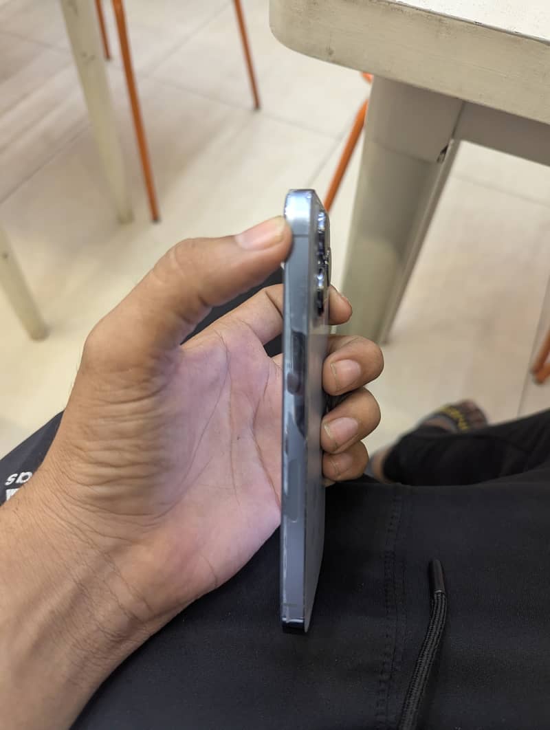 Apple iPhone 13 Pro 3