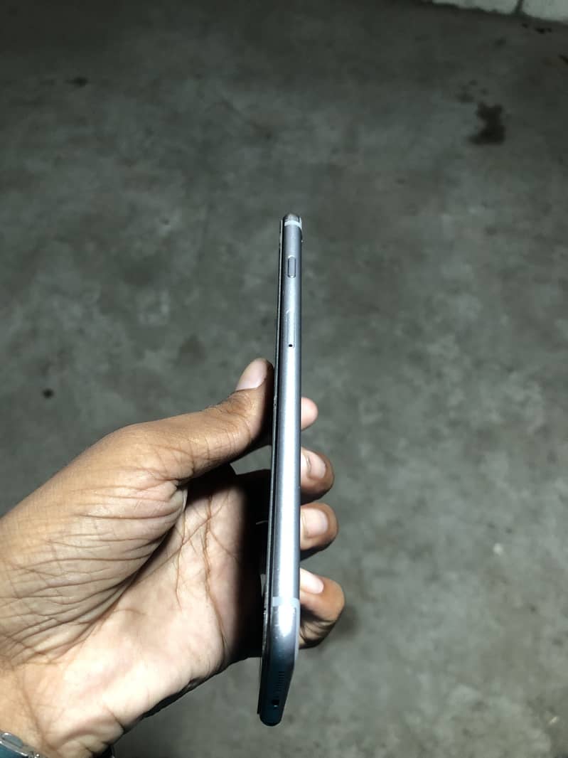 Apple iPhone 6S Plus 2