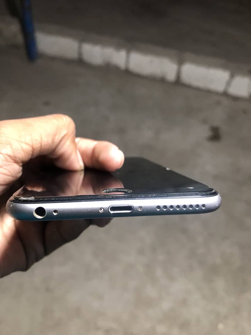 Apple iPhone 6S Plus 4