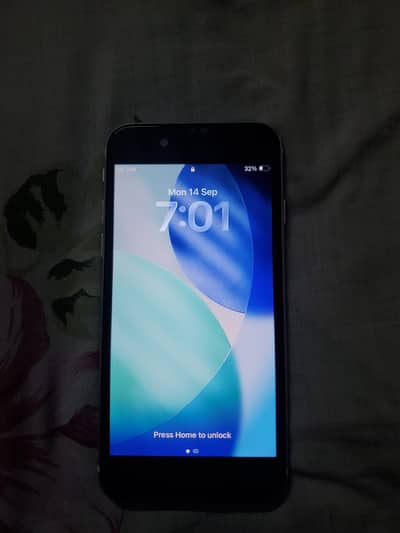 Apple iPhone SE