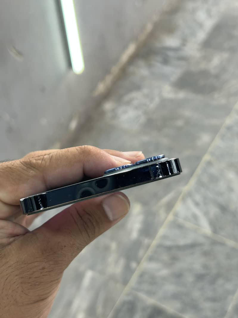 Apple iPhone 12 Pro Max 1