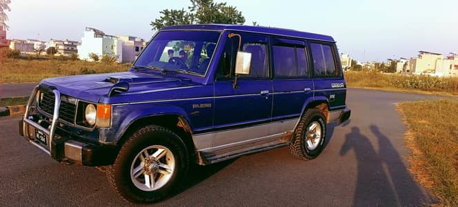 Mitsubishi Pajero 1990