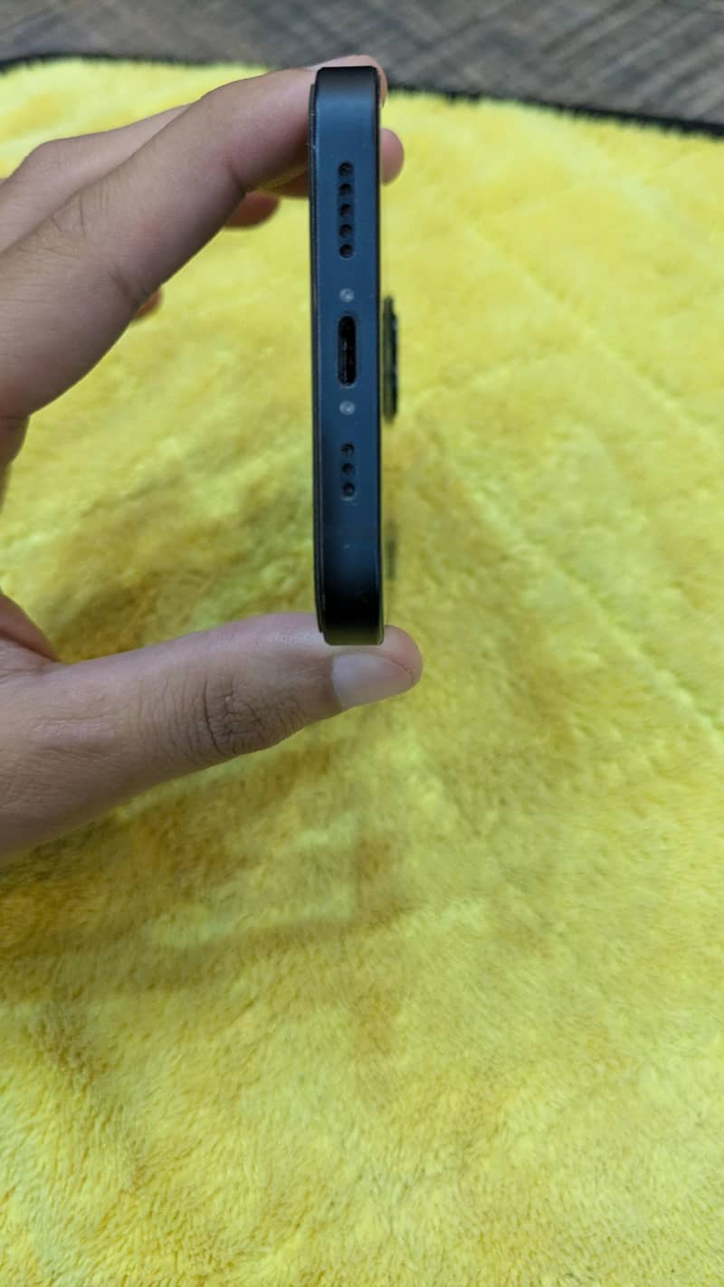 Apple iPhone 13 4