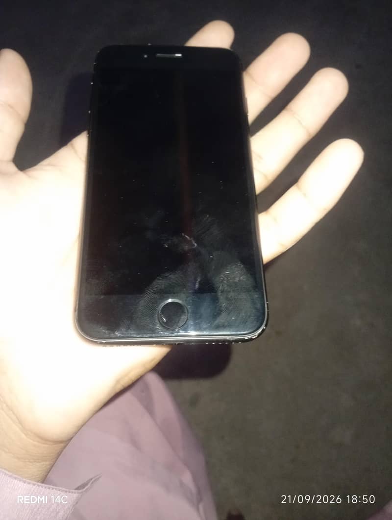 Apple iPhone 8 6