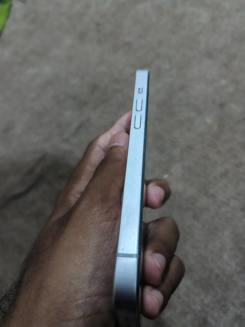 Apple iPhone 14 2