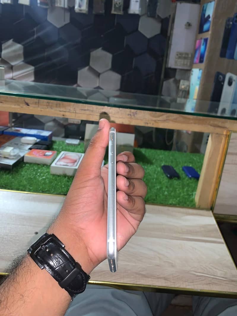 Apple iPhone 8 2