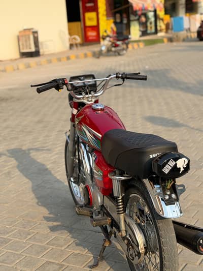 honda 125 red color 22,23 model