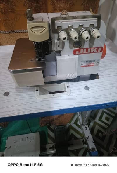 Overlock machine brilliant condition