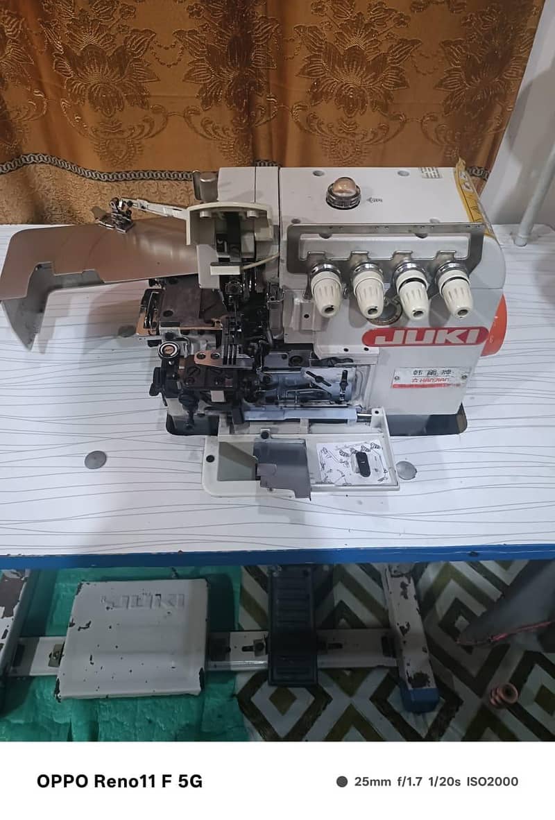 Overlock machine brilliant condition 1