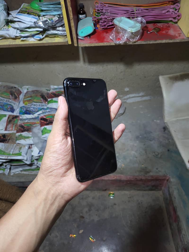 Apple iPhone 7 Plus 3