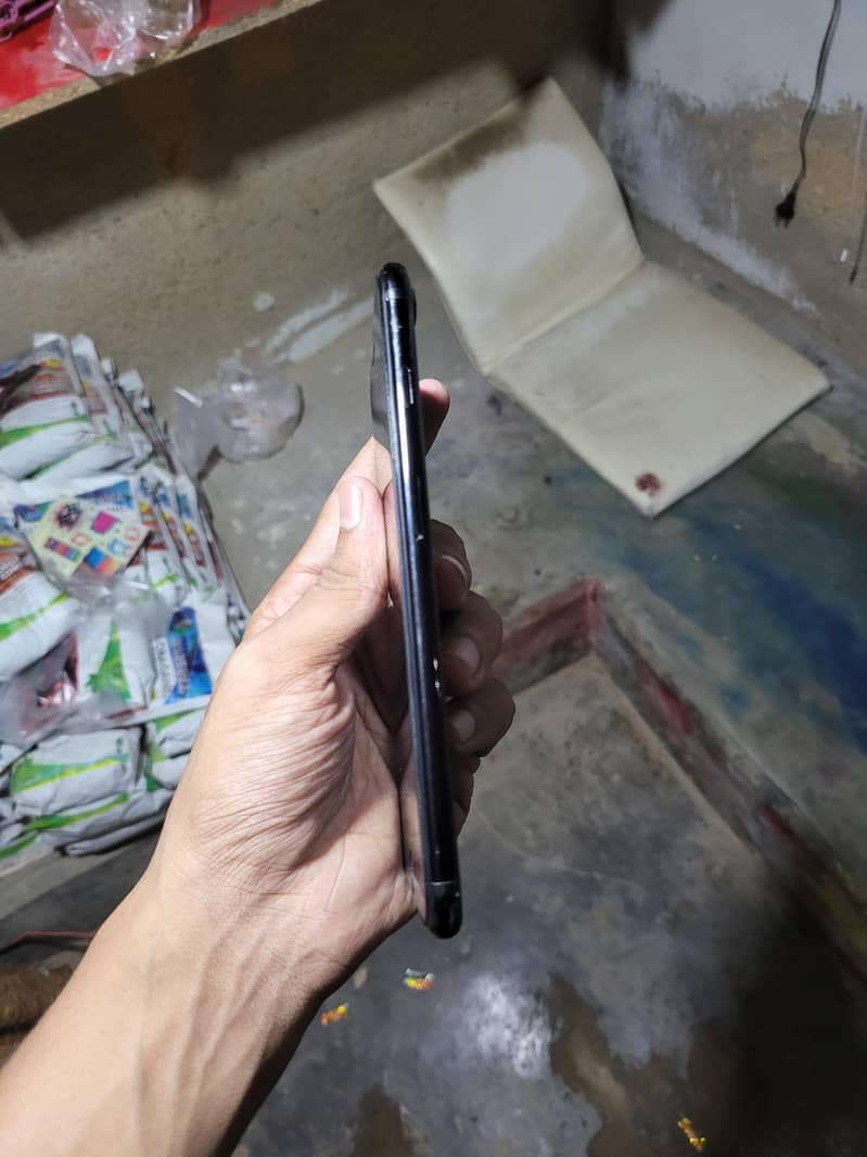 Apple iPhone 7 Plus 4