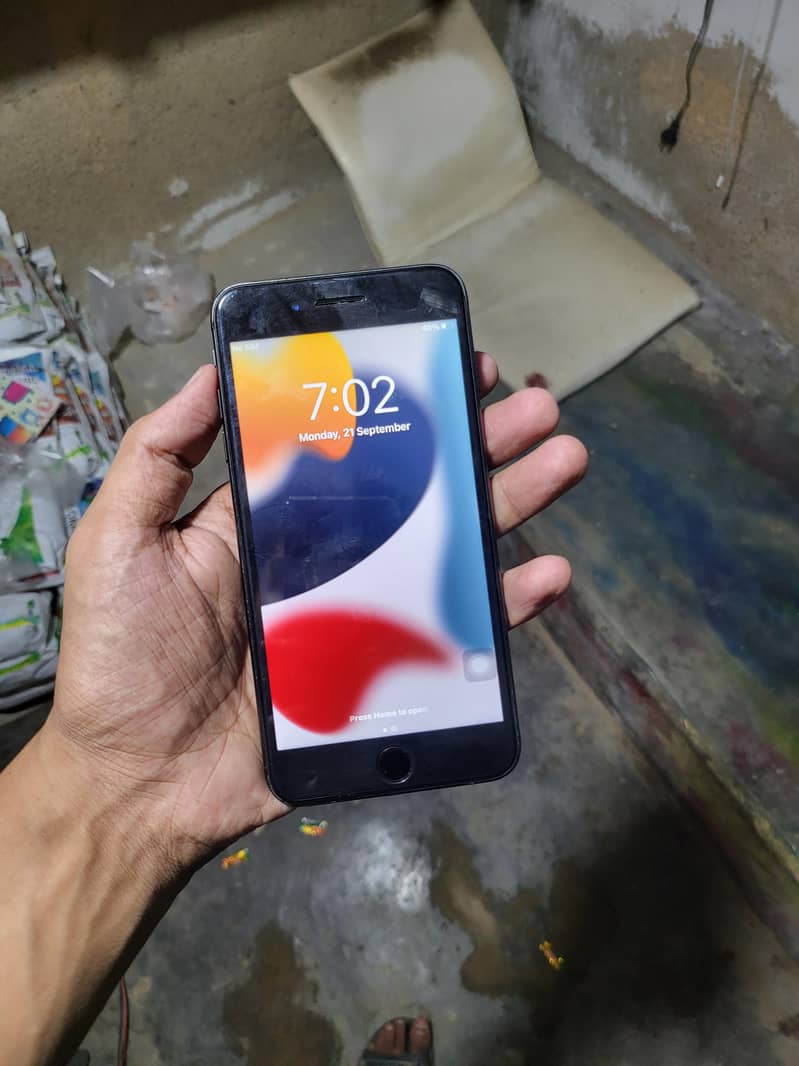Apple iPhone 7 Plus 5