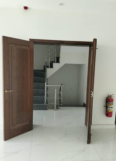 4 Marla Commercial Floor Available For Rent DHA Phase 4