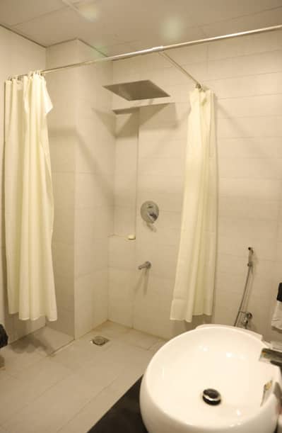 LUCKY ONE APARTNMENT 4 BED DD FOR RENT IN FB AREA