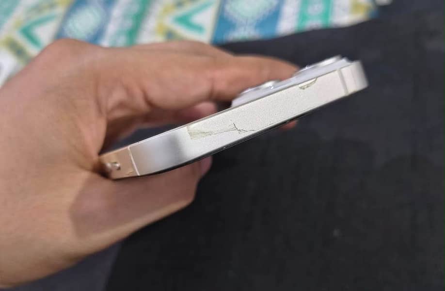 Apple iPhone 14 2