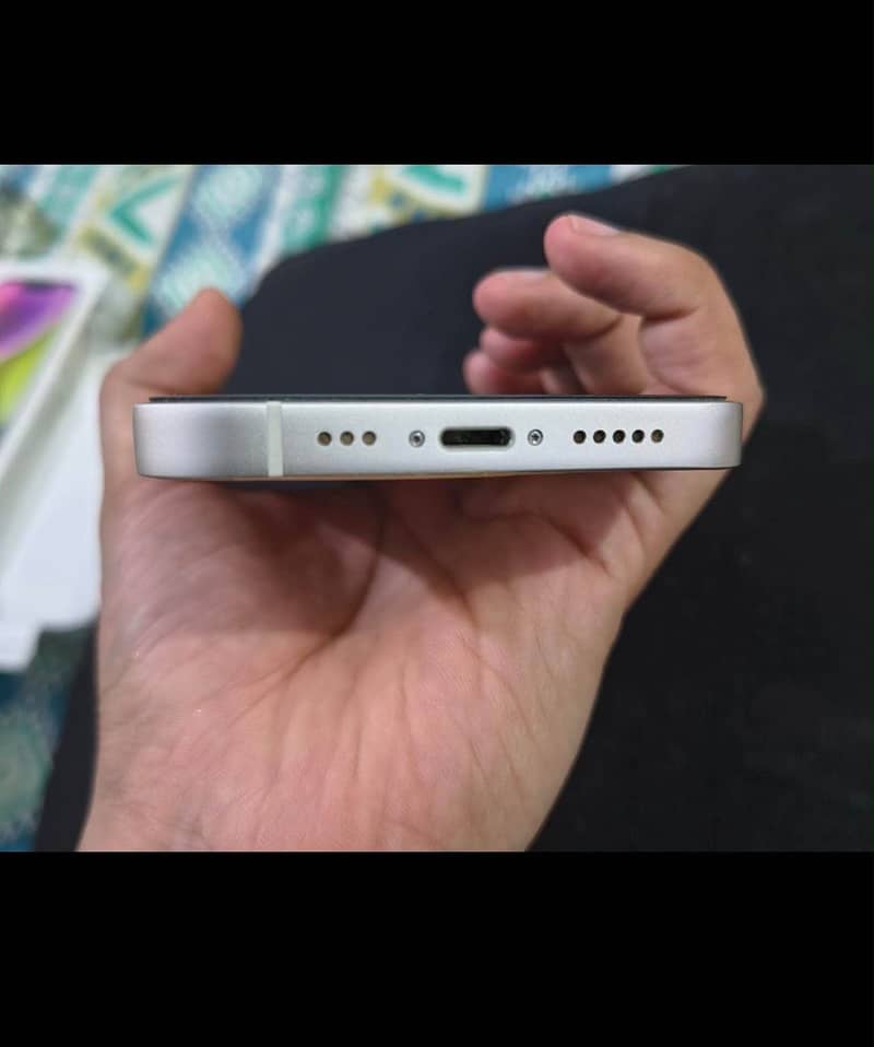Apple iPhone 14 4