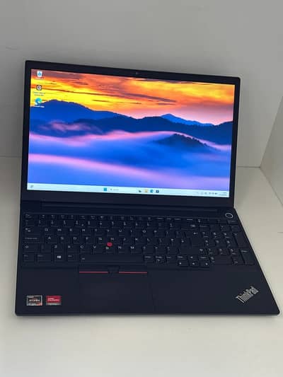 Ryzen 7 5700U (8-Core, 16-CPUs) LENOVO Workstation Laptop 4GB-Graphics