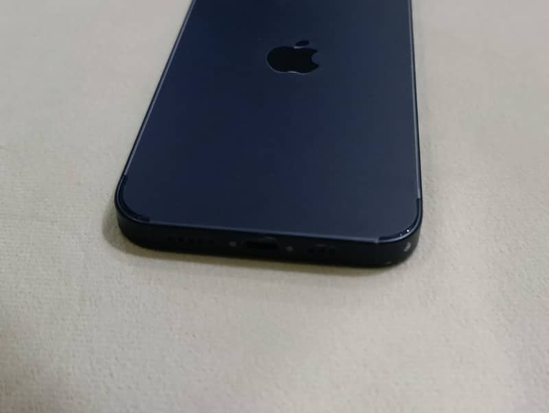 Apple iPhone 13 4