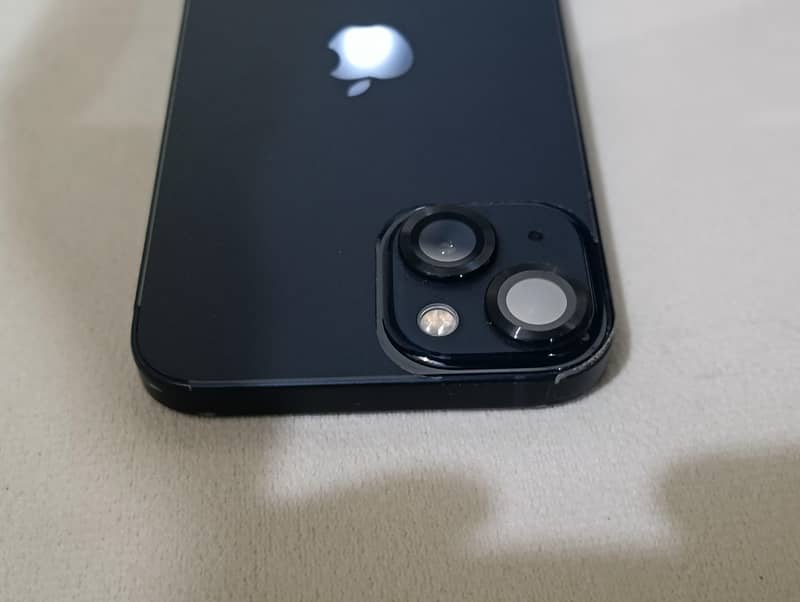 Apple iPhone 13 11
