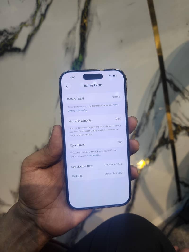 Apple iPhone 16 Pro 2