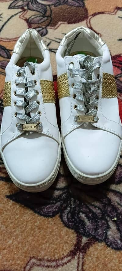 brand new jogger hai 40number hai