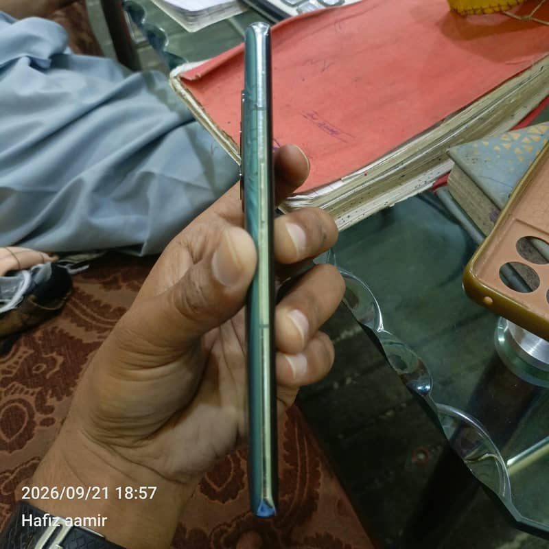 One Plus 10 Pro 4