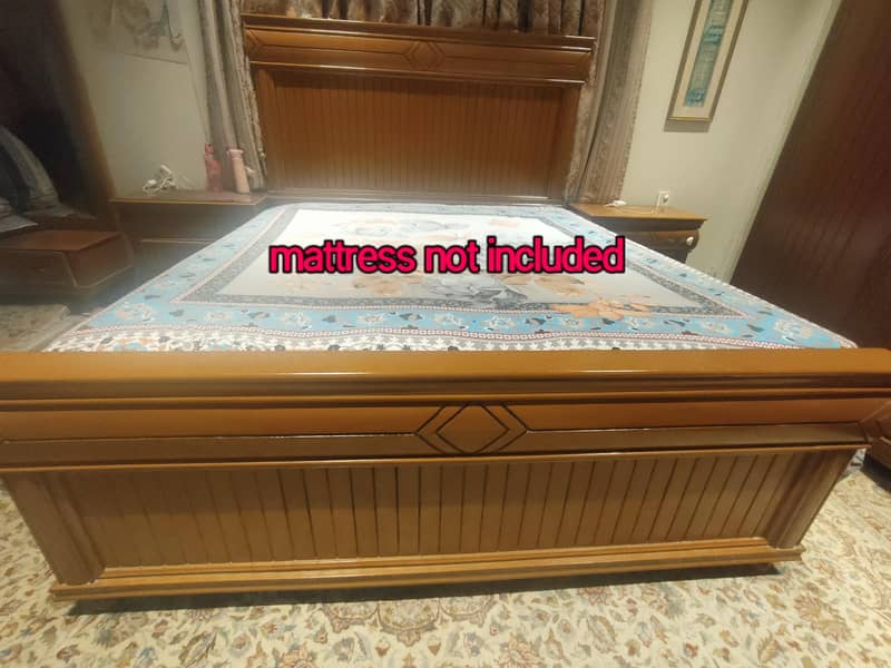 Bed and side tables 0