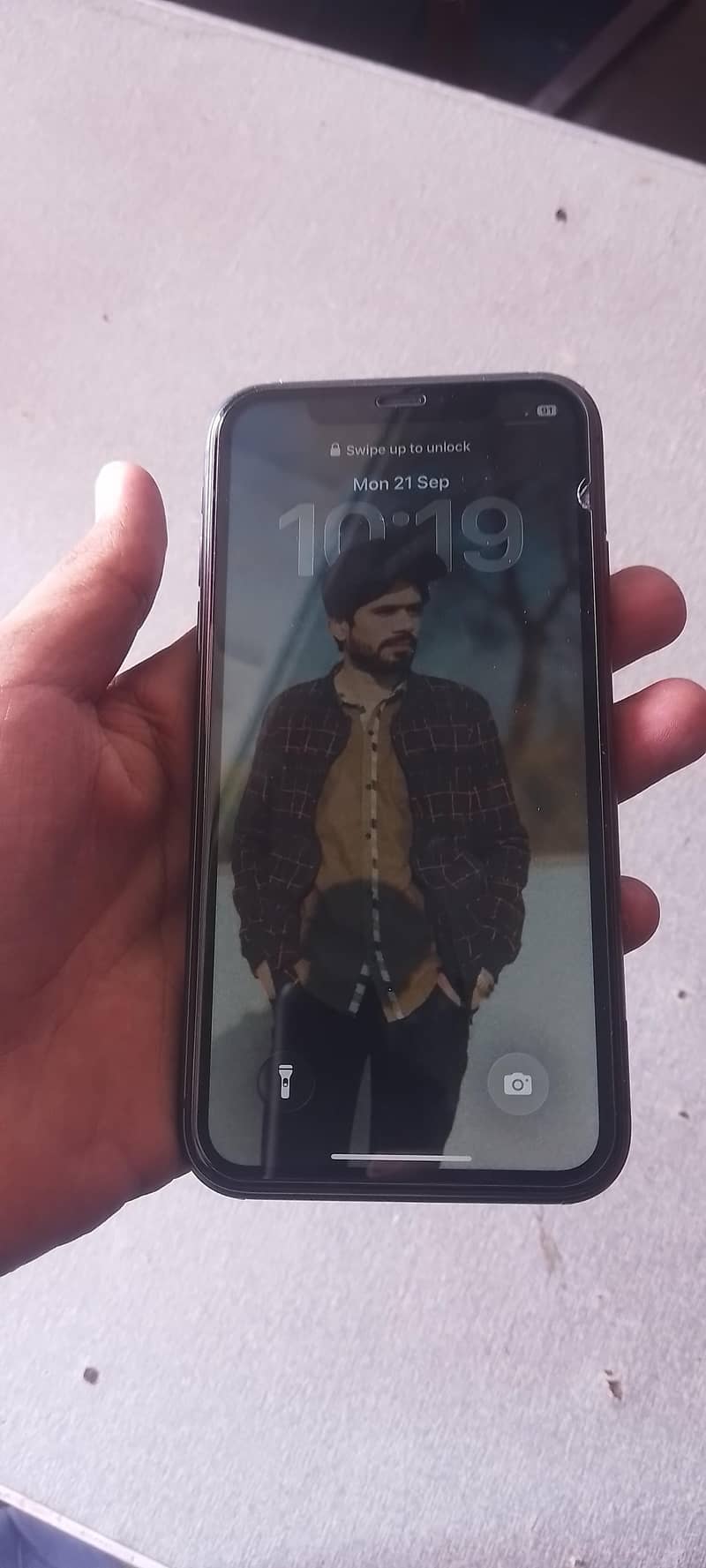 Apple iPhone 11 4