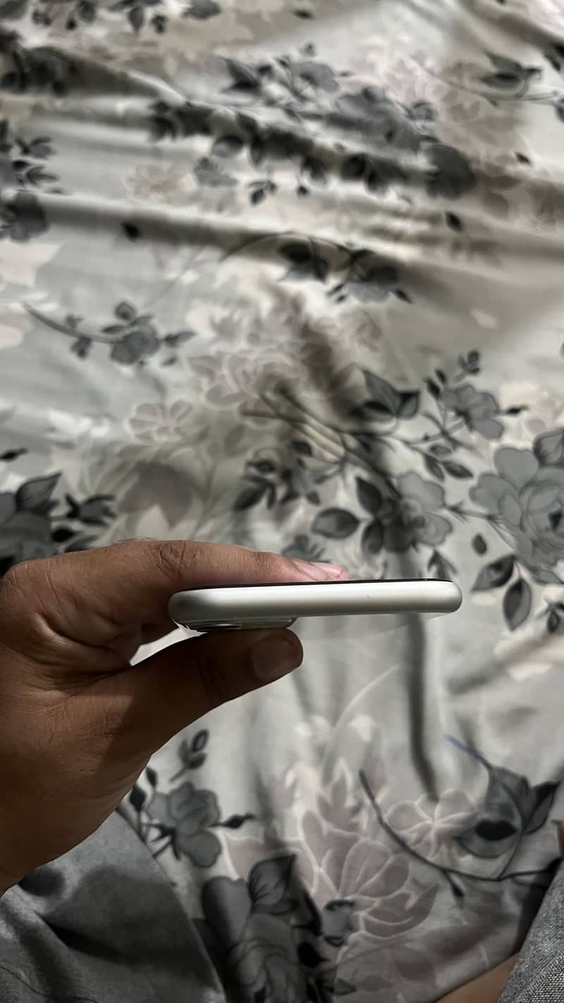 Apple iPhone 11 2