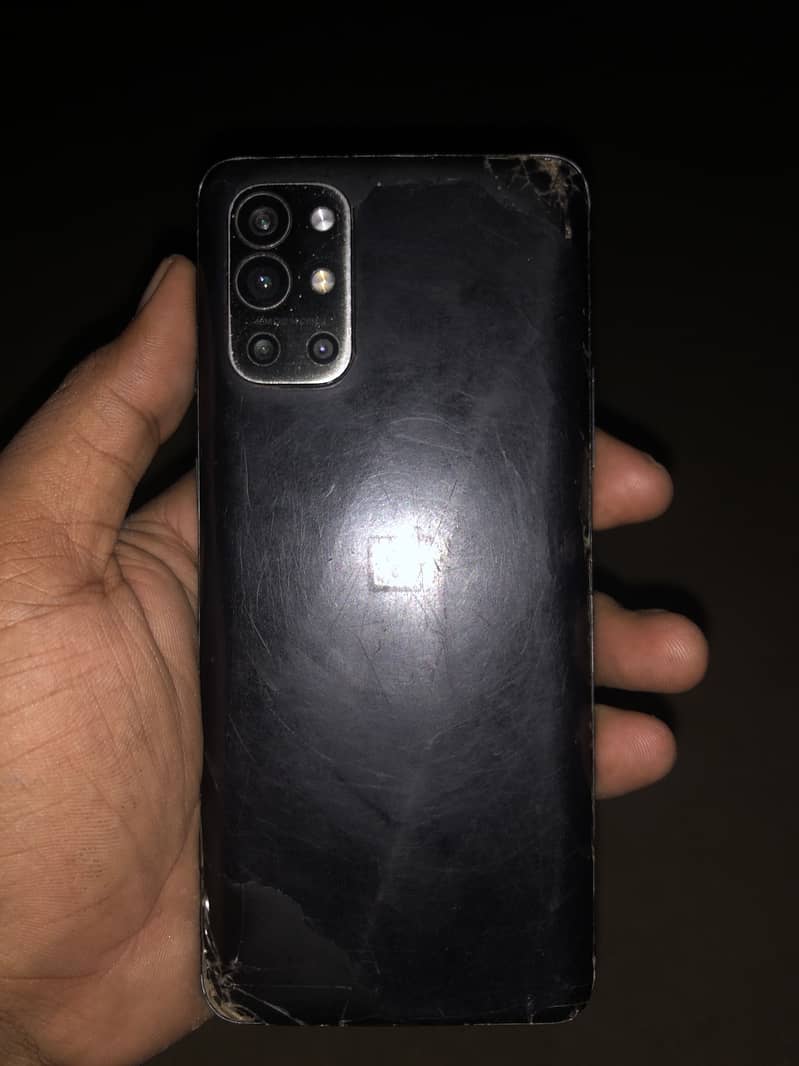 One Plus 9R 1