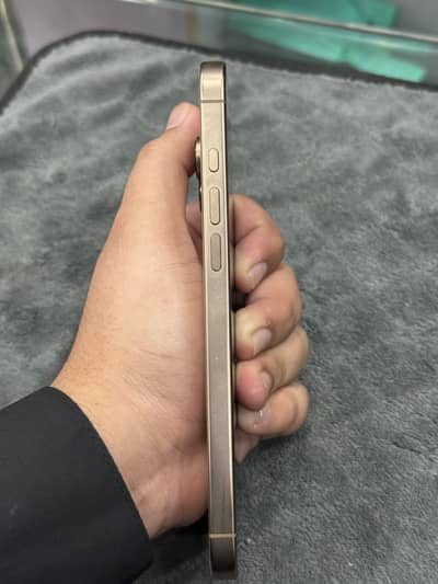 Apple iPhone 16 Pro Max