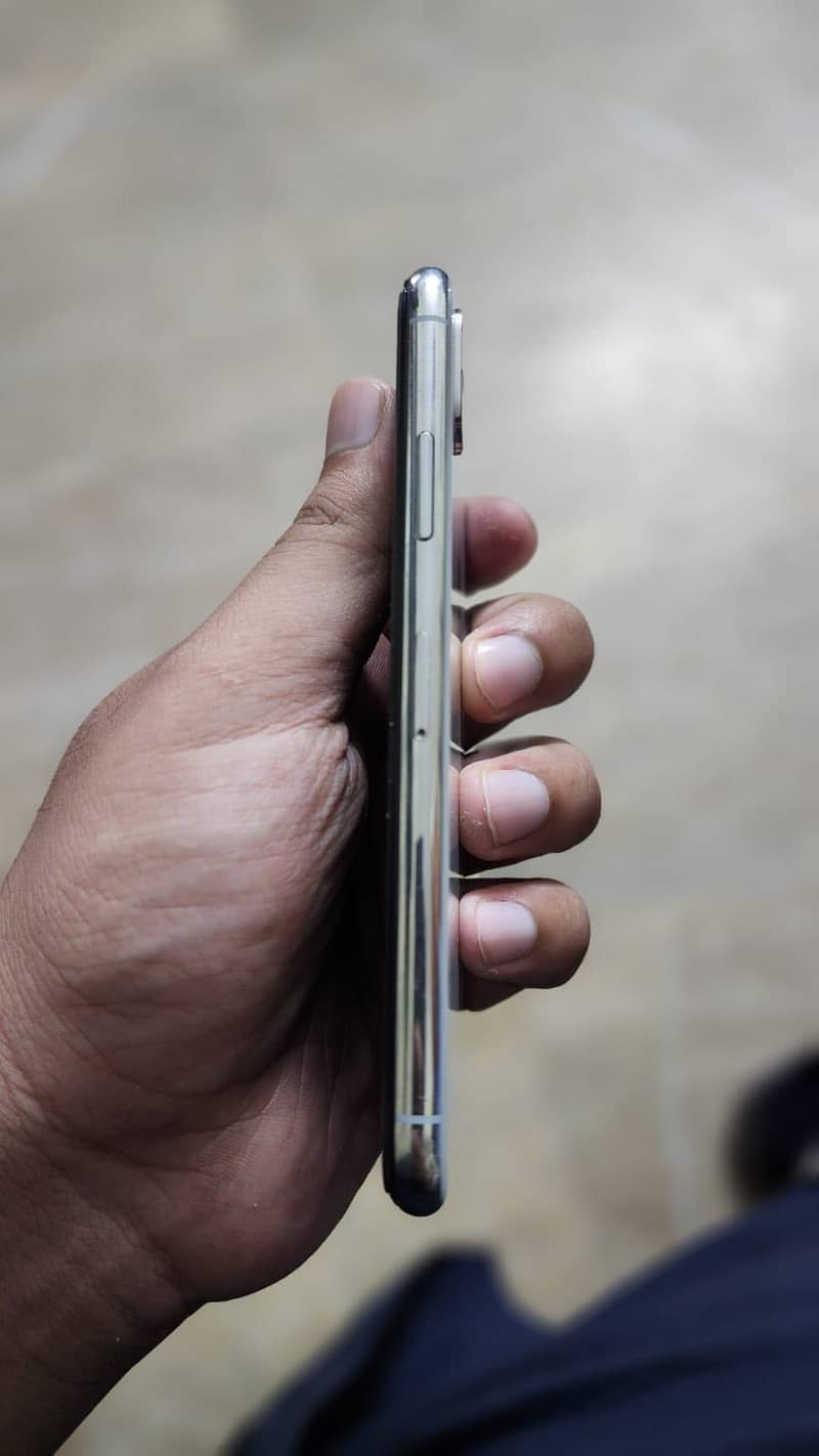 Apple iPhone X 0