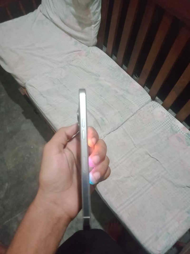 Apple iPhone 16 Pro Max 3